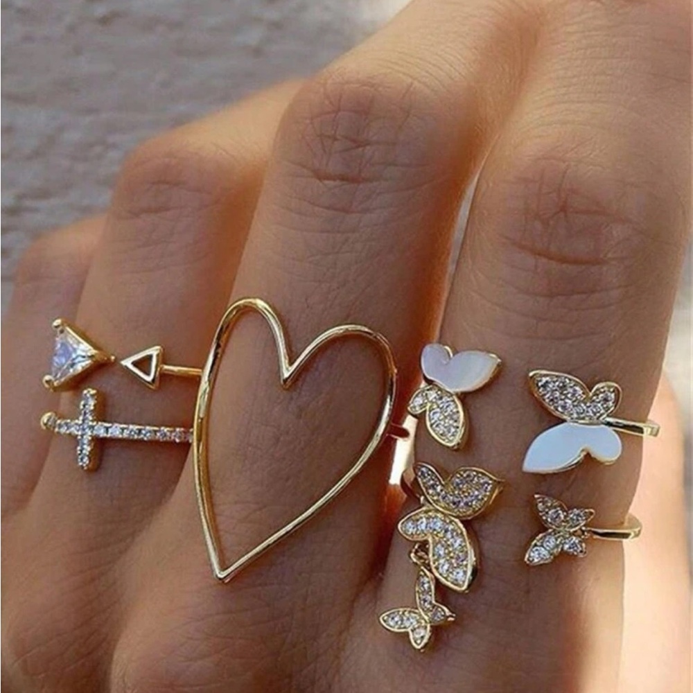 6 piece Gold Ring Set Cross heart and butterfly - Picture 4 of 6